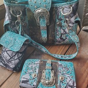 Carry & conceal purse & wallet